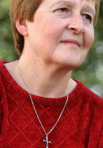 منع ممرضة من ارتداء الصليب أثناء عملها يغضب القساوسة صورة رقم 1 منع ممرضة من ارتداء الصليب أثناء عملها يغضب القساوسة صورة رقم 1