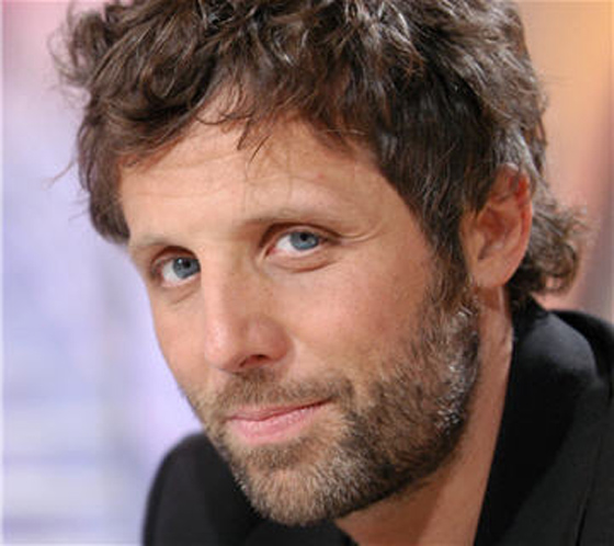 حرب لاذعة بين 