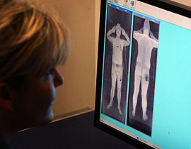 منع سفر مسلمتين رفضتا مسح الجسد بمطار بريطاني صورة رقم 1