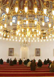 المانيا: لا لإستيراد الائمة من الدول الإسلامية وتركيا!! صورة رقم 1