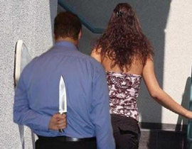 العشرات يخططون لقتل حامل أقامت علاقة حميمة غير شرعية! صورة رقم 1