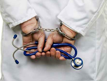 القاهرة: طبيب بيطري يعالج مرضى الكبد والسرطان! صورة رقم 1