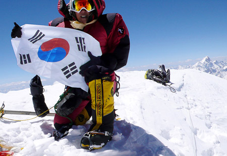 هل ستحطم صن الرقم القياسي بتسلق أعلى 14 قمة بالعالم!  صورة رقم 2