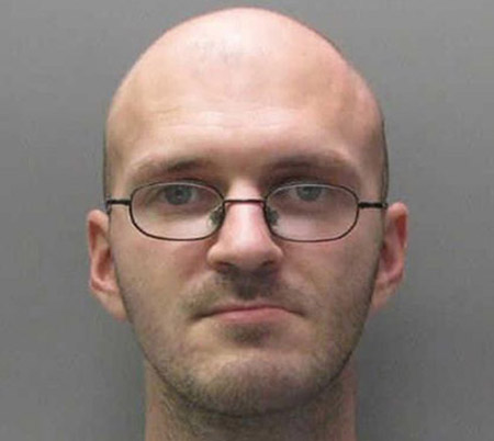 السجن مدى الحياة لمغتصب وقاتل الفتيات على الفيسبوك  صورة رقم 4