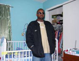 قتل زوجته وابنتيه وأرغم طفليه على العيش مع الجثة 3 أسابيع! صورة رقم 1 قتل زوجته وابنتيه وأرغم طفليه على العيش مع الجثة 3 أسابيع! صورة رقم 1