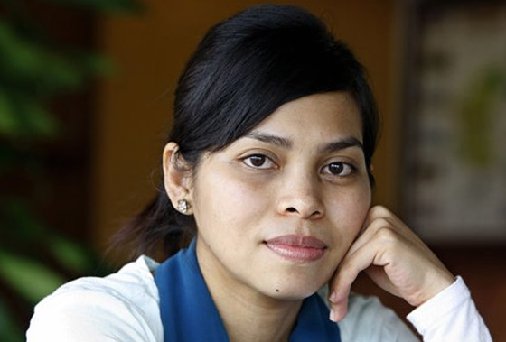 عارضة أزياء ماليزية تنجو من عقوبة الجلد بعد شربها البيرة صورة رقم 4 عارضة أزياء ماليزية تنجو من عقوبة الجلد بعد شربها البيرة صورة رقم 4