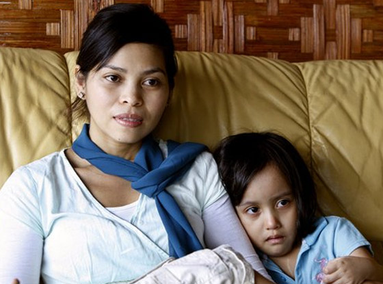 عارضة أزياء ماليزية تنجو من عقوبة الجلد بعد شربها البيرة صورة رقم 2 عارضة أزياء ماليزية تنجو من عقوبة الجلد بعد شربها البيرة صورة رقم 2