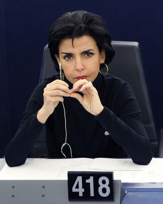 رشيدة تفقد ساركوزي رشده!!        صورة رقم 5