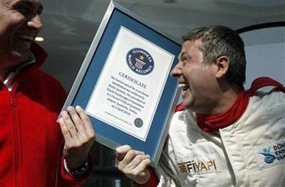 أسرع قادة السيارات في العالم.. كفيف تركي  صورة رقم 6