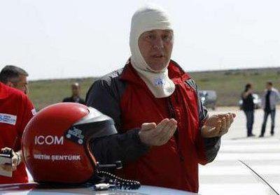 أسرع قادة السيارات في العالم.. كفيف تركي  صورة رقم 5