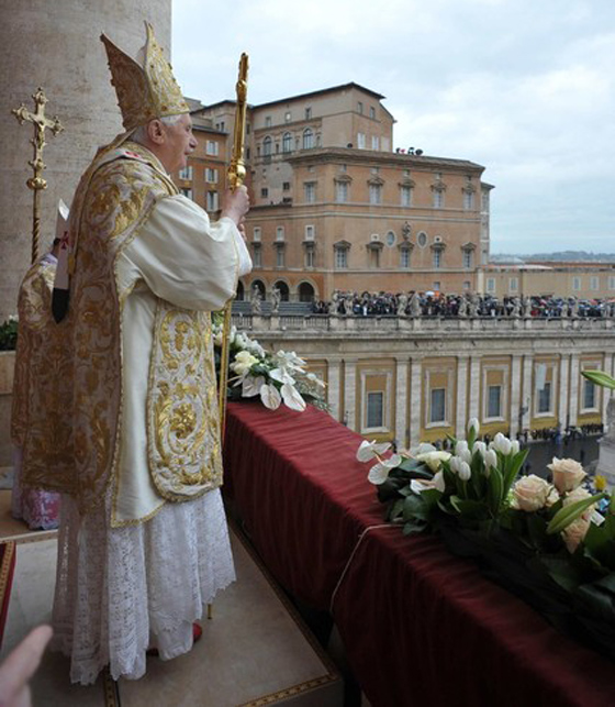 البابا يدعو للسلام ويبدي قلقه على مصير المسيحيين المضطهدين صورة رقم 13 البابا يدعو للسلام ويبدي قلقه على مصير المسيحيين المضطهدين صورة رقم 13