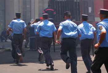 اعتقال مواطن قام بخلع الملابسة شقيقه ليحصل على 10 آلاف جنيه! صورة رقم 1 اعتقال مواطن قام بخلع الملابسة شقيقه ليحصل على 10 آلاف جنيه! صورة رقم 1