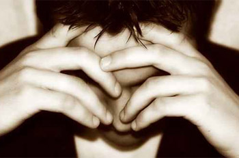 الكويت: صديق يغتصب صديقه في الساحات الترابية! صورة رقم 1 الكويت: صديق يغتصب صديقه في الساحات الترابية! صورة رقم 1