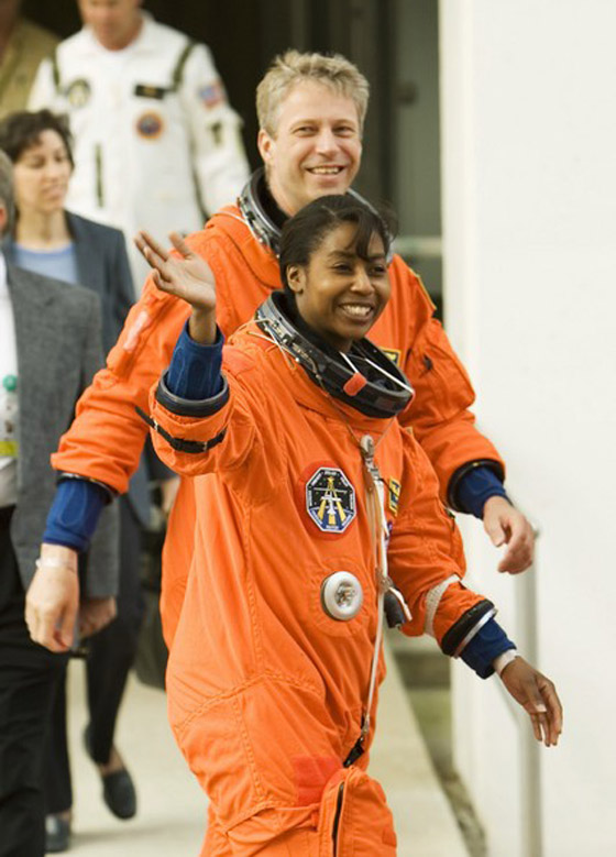 لأول مرة.. أربع نساء في الفضاء صورة رقم 6 لأول مرة.. أربع نساء في الفضاء صورة رقم 6