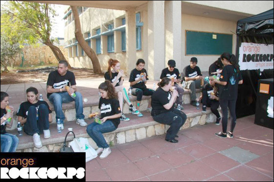 orange وجيل الشباب تدعم وتساعد مدرسة المنار في الطيرة صورة رقم 5 orange وجيل الشباب تدعم وتساعد مدرسة المنار في الطيرة صورة رقم 5