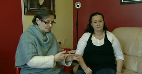 القبض على سيدتين اصطحبتا ميّت الى مطار ليفربول! صورة رقم 1 القبض على سيدتين اصطحبتا ميّت الى مطار ليفربول! صورة رقم 1