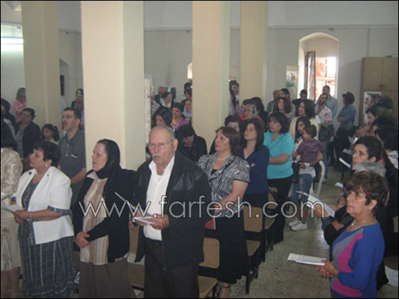 قداس الفصح في كنيسة إقرث المُهجَّرة  صورة رقم 3