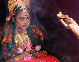 نيبال: الآلهة الحية تتخلى عن لقبها لإكمال دراستها صورة رقم 1 نيبال: الآلهة الحية تتخلى عن لقبها لإكمال دراستها صورة رقم 1