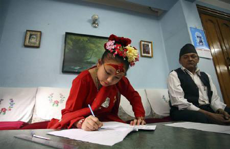 نيبال: الآلهة الحية تتخلى عن لقبها لإكمال دراستها صورة رقم 13 نيبال: الآلهة الحية تتخلى عن لقبها لإكمال دراستها صورة رقم 13