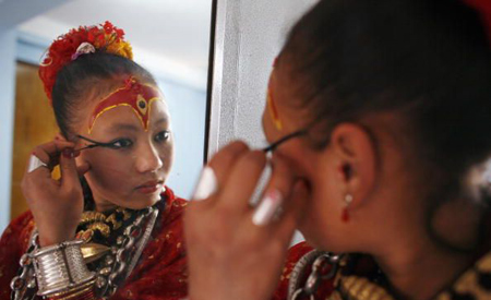 نيبال: الآلهة الحية تتخلى عن لقبها لإكمال دراستها صورة رقم 6 نيبال: الآلهة الحية تتخلى عن لقبها لإكمال دراستها صورة رقم 6