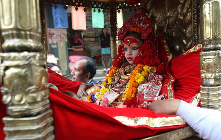 نيبال: الآلهة الحية تتخلى عن لقبها لإكمال دراستها صورة رقم 3 نيبال: الآلهة الحية تتخلى عن لقبها لإكمال دراستها صورة رقم 3