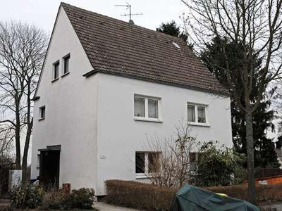 إخلاء بناية من سكانها واصطياد أفعى الكوبرا بطريقة مبتكرة!  صورة رقم 3