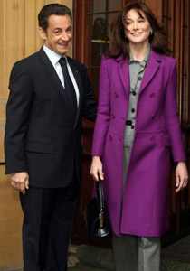 ثورة نسائية في حضرة ساركوزي: لقد ضللت الطريق أيها الغبي!! صورة رقم 2 ثورة نسائية في حضرة ساركوزي: لقد ضللت الطريق أيها الغبي!! صورة رقم 2