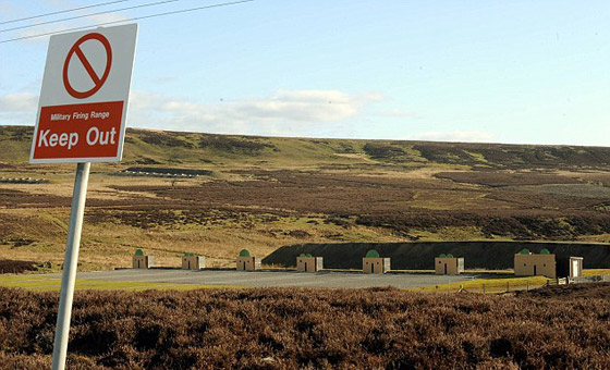 الجيش البريطاني يتعلم الرماية على المساجد!!        صورة رقم 2
