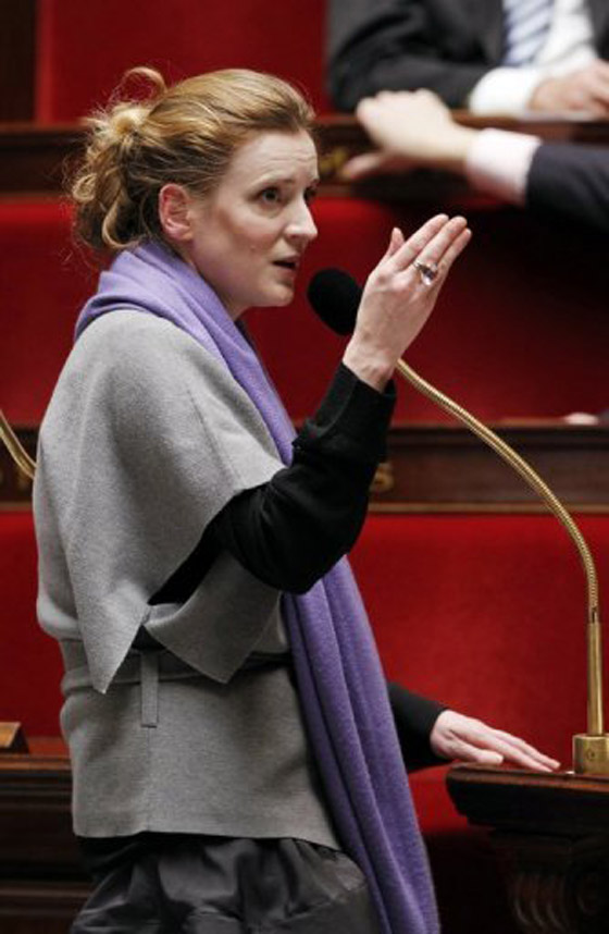 ثورة نسائية في حضرة ساركوزي: لقد ضللت الطريق أيها الغبي!! صورة رقم 3 ثورة نسائية في حضرة ساركوزي: لقد ضللت الطريق أيها الغبي!! صورة رقم 3