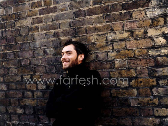 الممثل البريطاني جود لو يفوز بمعركة صور اطفاله  صورة رقم 14