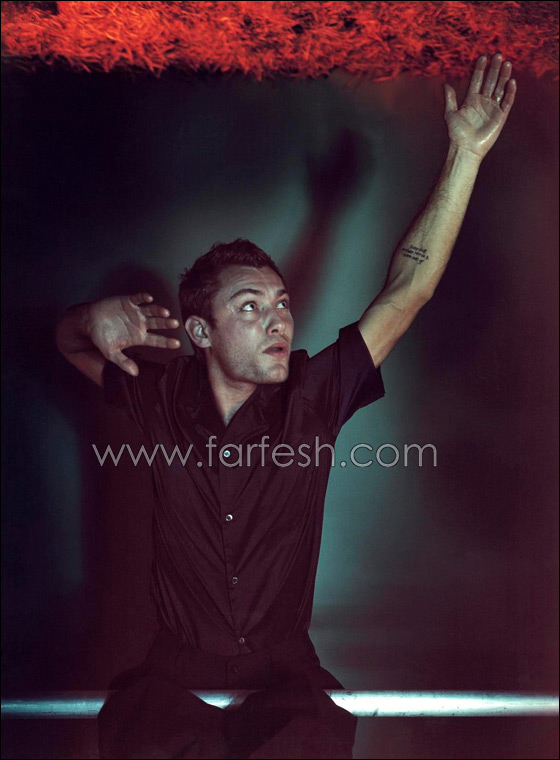 الممثل البريطاني جود لو يفوز بمعركة صور اطفاله  صورة رقم 21