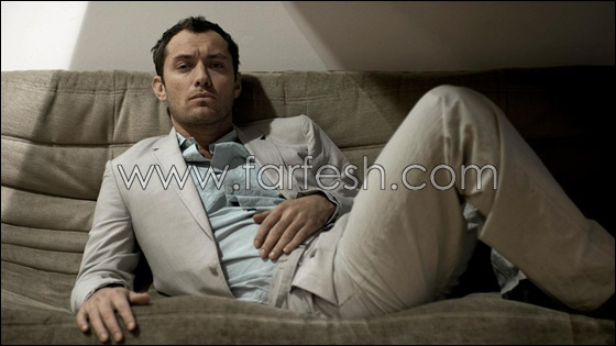 الممثل البريطاني جود لو يفوز بمعركة صور اطفاله  صورة رقم 12