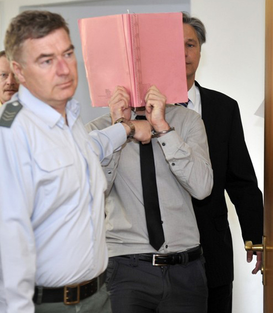 سجن رجل ابتز كروفورد وحاول أن يحصل على 100 الف دولار صورة رقم 4 سجن رجل ابتز كروفورد وحاول أن يحصل على 100 الف دولار صورة رقم 4