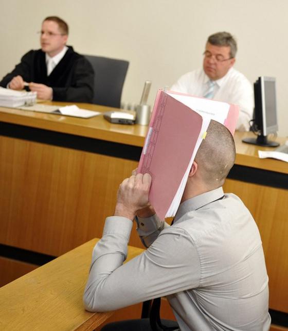 سجن رجل ابتز كروفورد وحاول أن يحصل على 100 الف دولار صورة رقم 2 سجن رجل ابتز كروفورد وحاول أن يحصل على 100 الف دولار صورة رقم 2