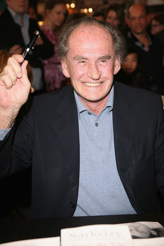 والد ساركوزي في مذكراته: كنت كثير التنقل بين النساء        صورة رقم 10