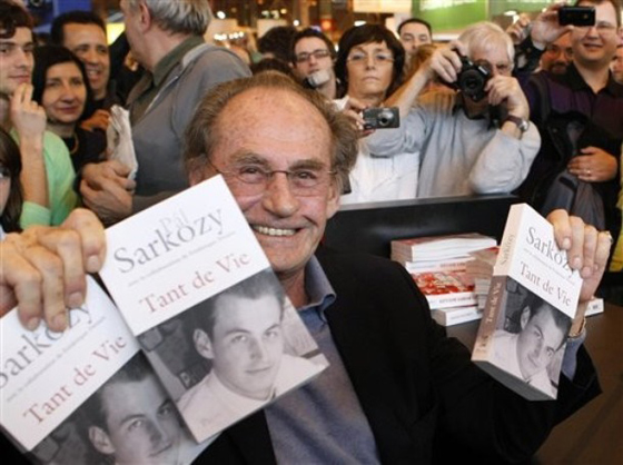 والد ساركوزي في مذكراته: كنت كثير التنقل بين النساء        صورة رقم 3