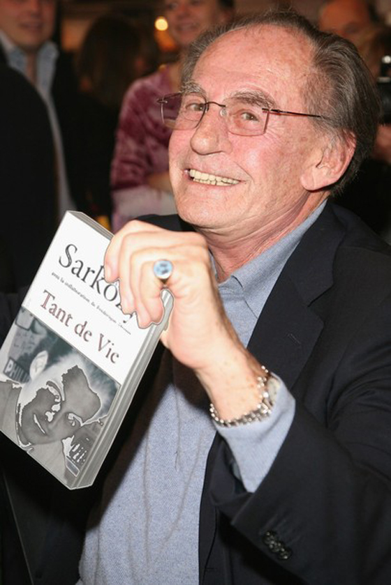 والد ساركوزي في مذكراته: كنت كثير التنقل بين النساء        صورة رقم 2