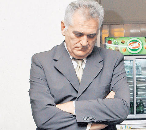 الفاظ نابية تمنع زعيم المعارضة الصربي من الكلام 3 أسابيع  صورة رقم 5