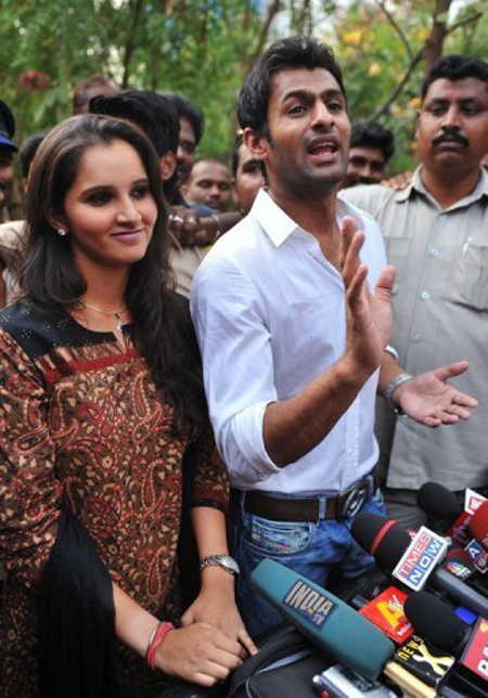 بعد إصدار فتوى تندد بعلاقتهما: تتويج أشهر قصة بالزواج! صورة رقم 4 بعد إصدار فتوى تندد بعلاقتهما: تتويج أشهر قصة بالزواج! صورة رقم 4