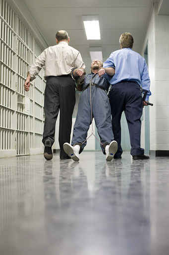 سجين مصري اعتدى بشكل فاحش على سجين آخر وهدد السجناء! صورة رقم 1