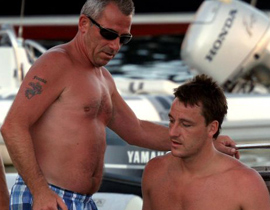 فضيحة جديدة: إعتقال والد قائد انجلترا بعد تورطه بالمخدرات! صورة رقم 1 فضيحة جديدة: إعتقال والد قائد انجلترا بعد تورطه بالمخدرات! صورة رقم 1