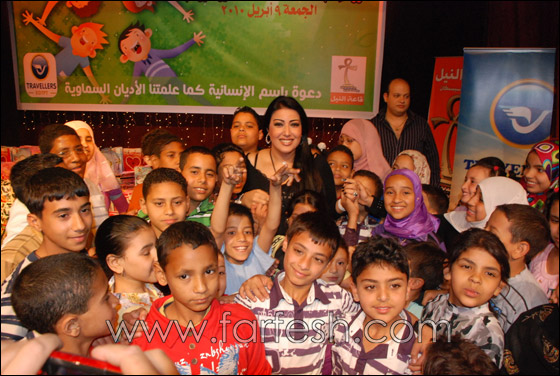 مجموعة من الفنانين في احتفال المركز الكاثوليكي بالطفل اليتيم صورة رقم 1 مجموعة من الفنانين في احتفال المركز الكاثوليكي بالطفل اليتيم صورة رقم 1