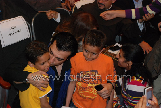 مجموعة من الفنانين في احتفال المركز الكاثوليكي بالطفل اليتيم صورة رقم 11 مجموعة من الفنانين في احتفال المركز الكاثوليكي بالطفل اليتيم صورة رقم 11