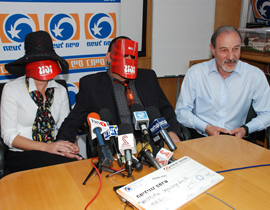 بعد أربعة أشهر من الأنتظار.. وصل الفائزون بـ 74 مليون شيكل  صورة رقم 2