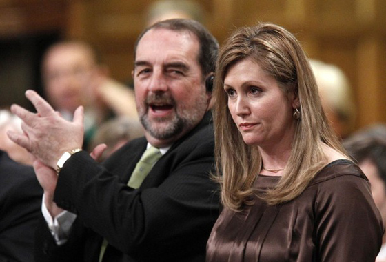 بائعات هوى وكوكايين مع وزيرة الشؤون المرأة الكندية!!        صورة رقم 7