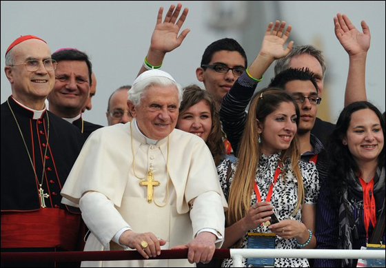 تريد الصلاة مع قداسة البابا؟ إدفع 10 جنيه استرليني  صورة رقم 7