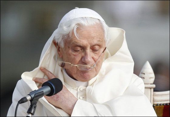 تريد الصلاة مع قداسة البابا؟ إدفع 10 جنيه استرليني  صورة رقم 10