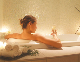 أيسلندا تدعو زوارها  للاستحمام في حماماتها مجانًا! صورة رقم 1