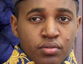 تنصيب أصغر ملك في العالم رسميا بعد 15 عاما من توليه الحكم!!   صورة رقم 1