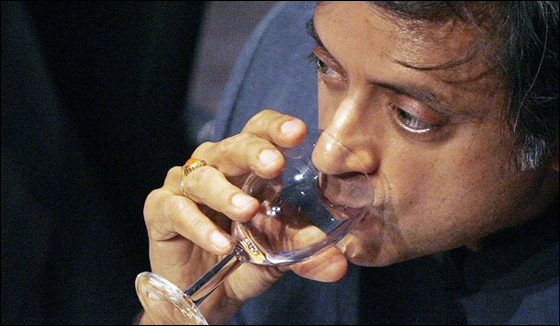 فضيحة فساد تطيح بوزير الخارجية الهندي!  صورة رقم 2